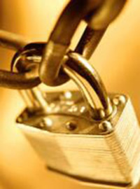 Provacy policy logo - large deadbolt lock and thick chain